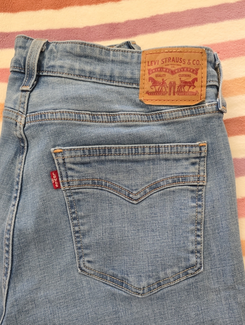 Levi's Women's Medium Wash Bootcut High Rise
